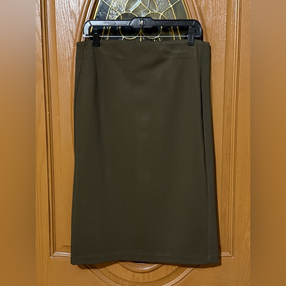 NWT - T Tahari Classic Khaki Pencil Skirt - Size L - Picture 8 of 11